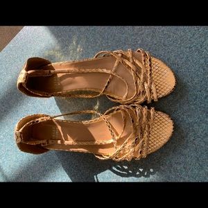 Stuart weitzman gold sandals 9.5